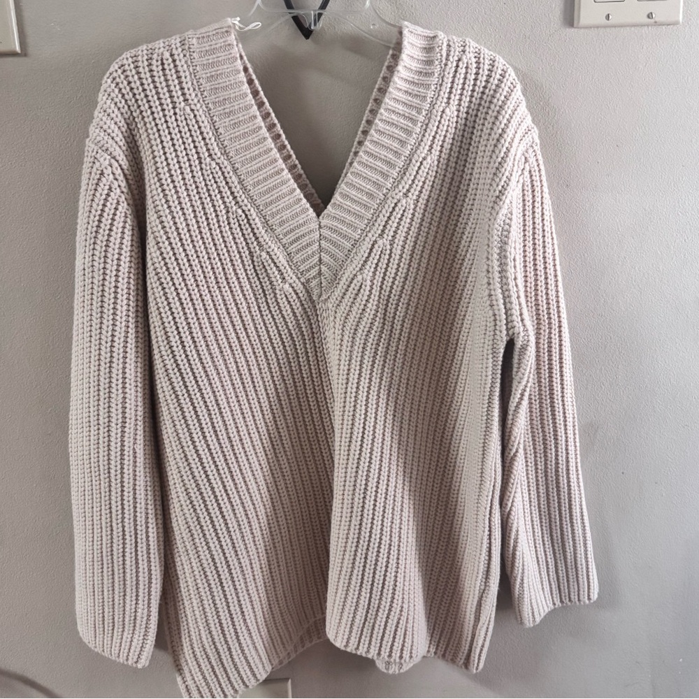 Zara v neck knit sweater